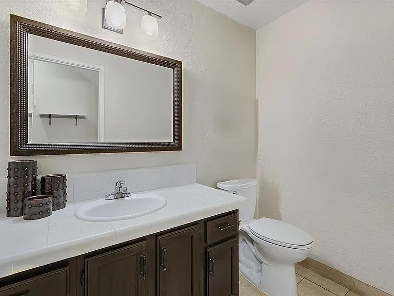 405 Creekside Ln — Photo 10