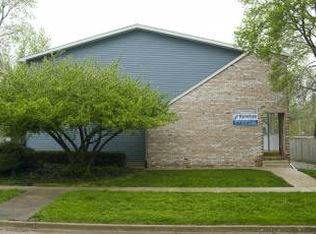 606 W Healey St APT 1, Champaign, IL 61820