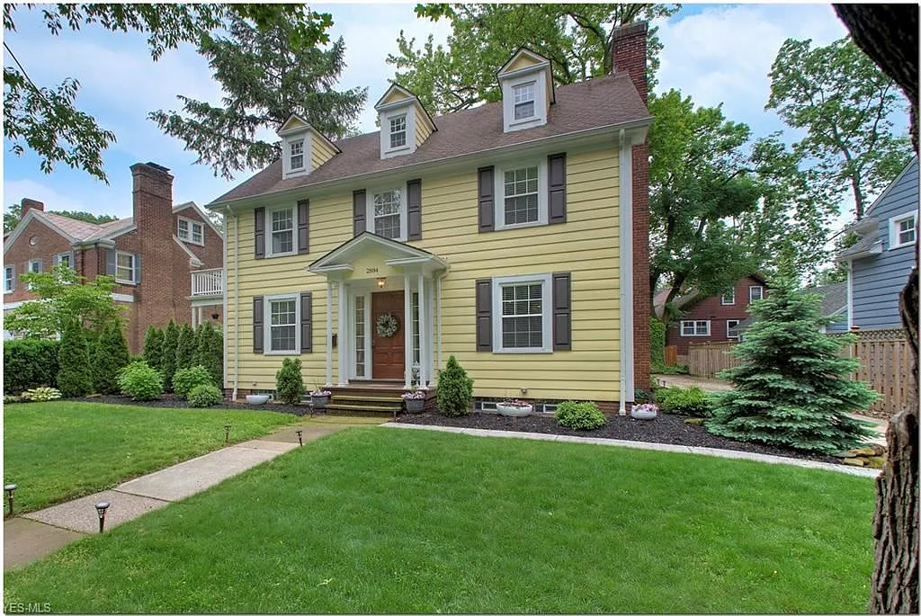 2884 Edgehill Rd photo 1