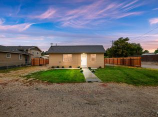 110 S 2nd St E, Homedale, ID 83628