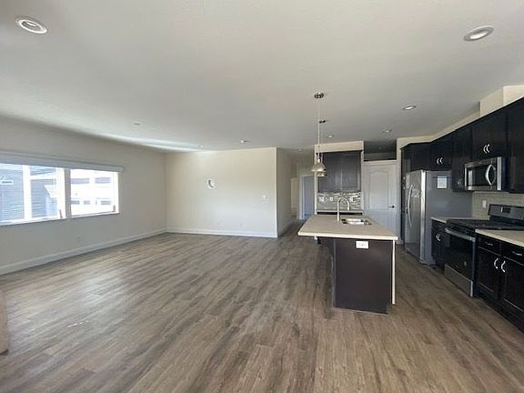 3rd image of 10078 Heritage Oak Dr #318