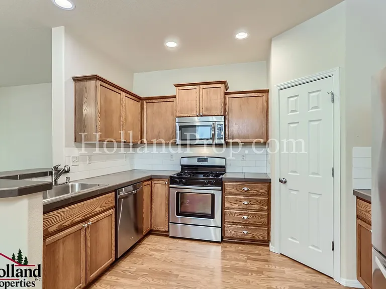 1094 SE Alika Ave — Photo 11