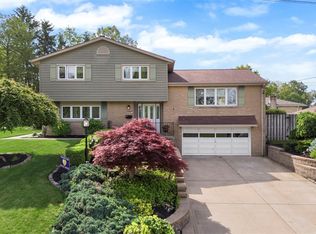 217 Greenvale Dr, Monroeville, PA