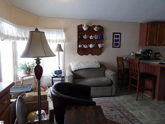 4th image of 406 Fairway Dr