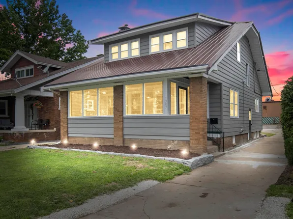 1309 E Hillcrest Pl, Peoria, IL 61603