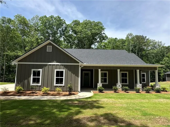 1893 Lee Road 288, Smiths Station, AL 36877