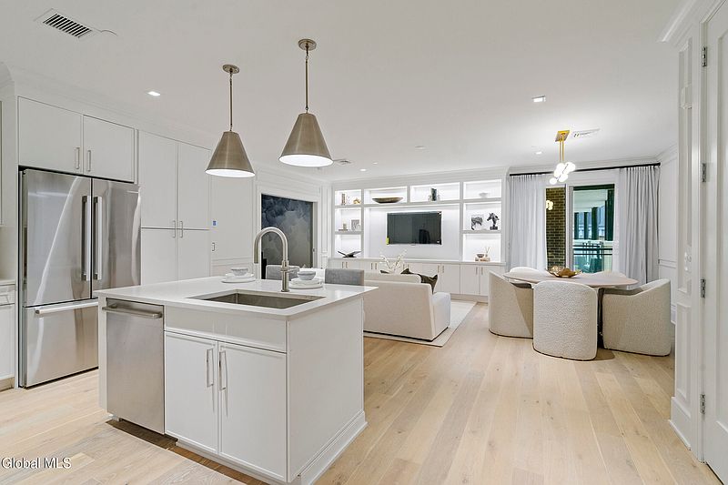 3rd image of 19 Washington Street #555/557
