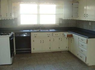 78 3rd St NW, Graysville, AL 35073