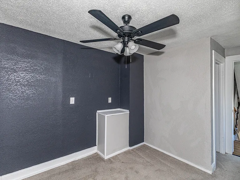 3901 Central St — Photo 29