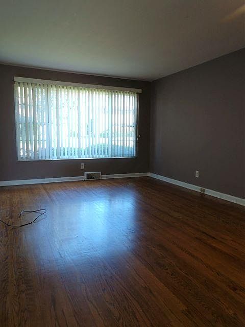 Living room picture window