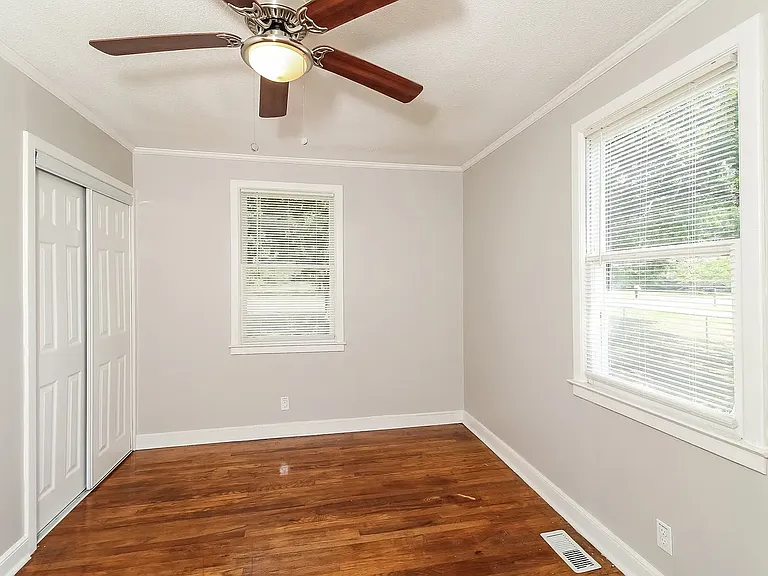 1171 Medfield Rd — Photo 9