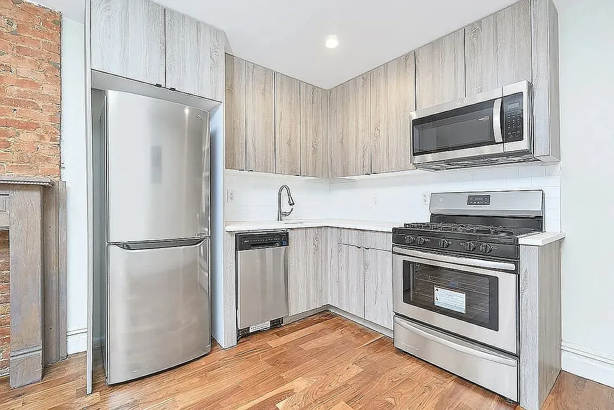 838 Hancock Street — Photo 3