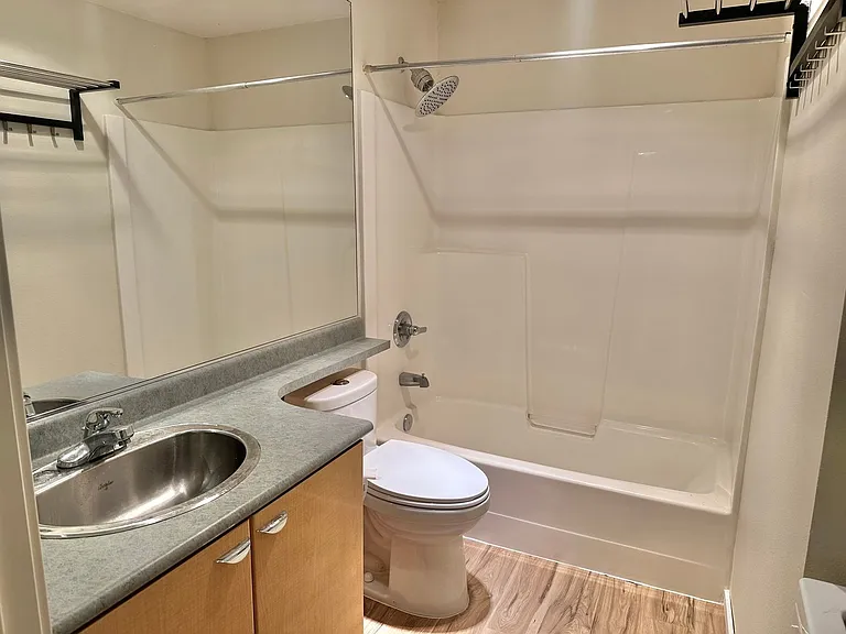 425 Vine St #420 — Photo 11