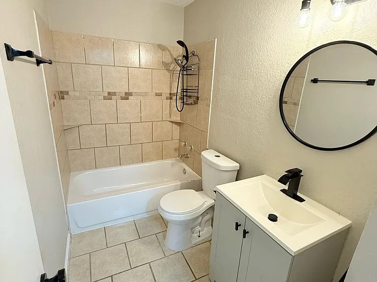 327 E Locust St #102 — Photo 6