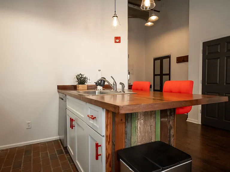 269 N Hull St #202 — Photo 5
