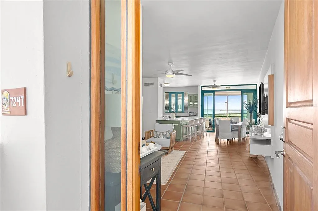 3 bed, 3.0 bath, 1761 sqft, $4,000 — Photo 3