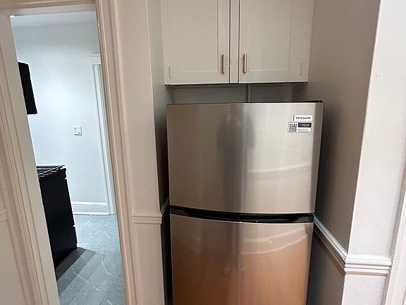 3rd image of 109 Montgomery St APT 12
