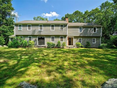 12 Bishop Dr, Woodbridge, CT, 06525