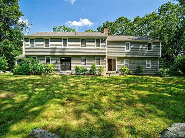12 Bishop Drive, Woodbridge, CT 06525