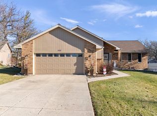 302 Garden Ter, Shorewood, IL 60404