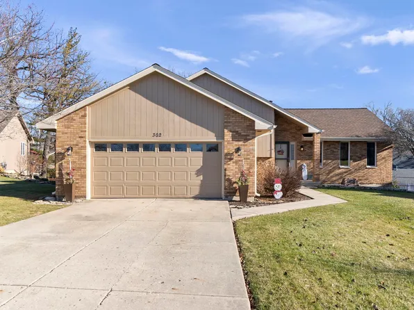 302 Garden Ter, Shorewood, IL 60404