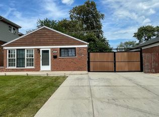 4670 W 82nd St, Chicago, IL 60652