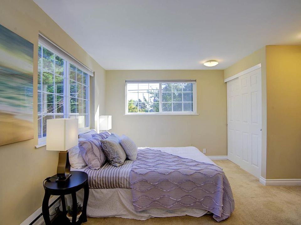 Huge master bedroom with en-suite and large closets.