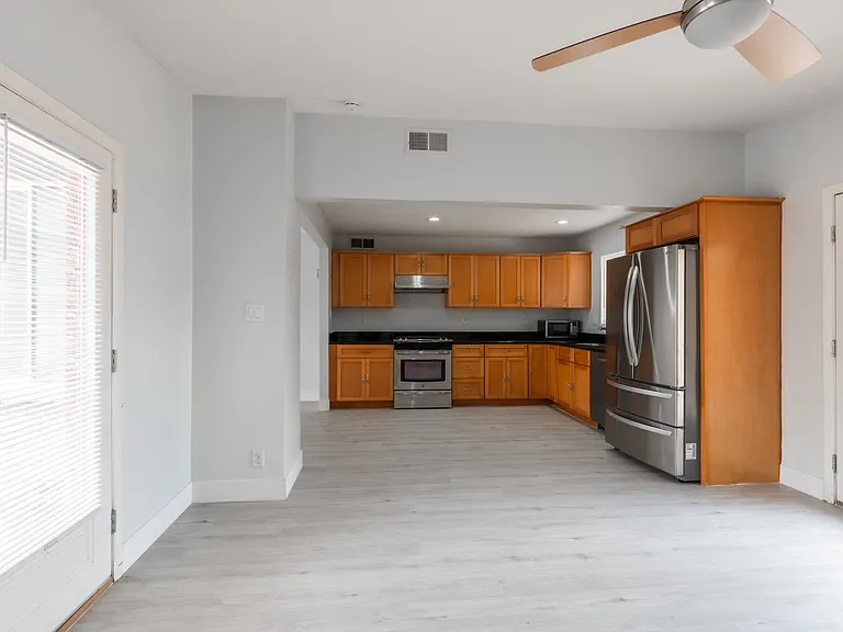 4832 E Virginia Ave — Photo 9