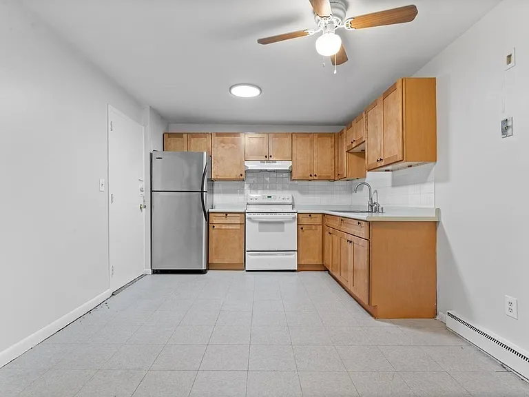 580 Cummins Hwy #16 — Photo 3