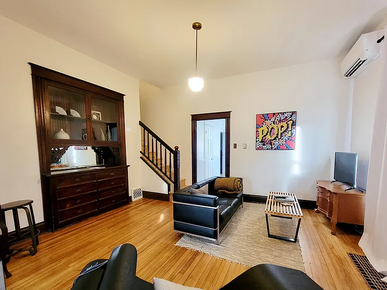 1466 King St — Photo 1