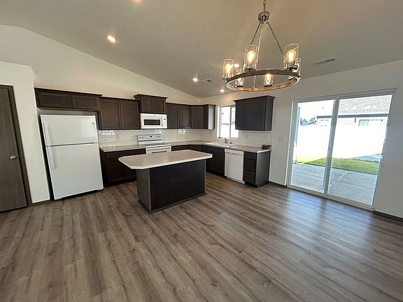 2nd image of 10318 W Lingonberry Ct
