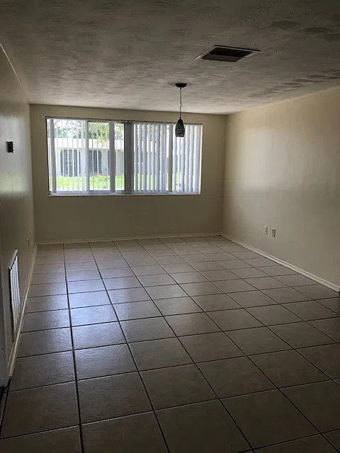 2 bed, 1368 sqft, $1,595 — Photo 2