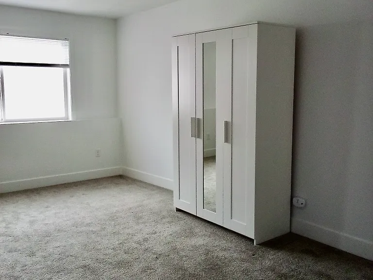 122 W Main St #305 — Photo 3