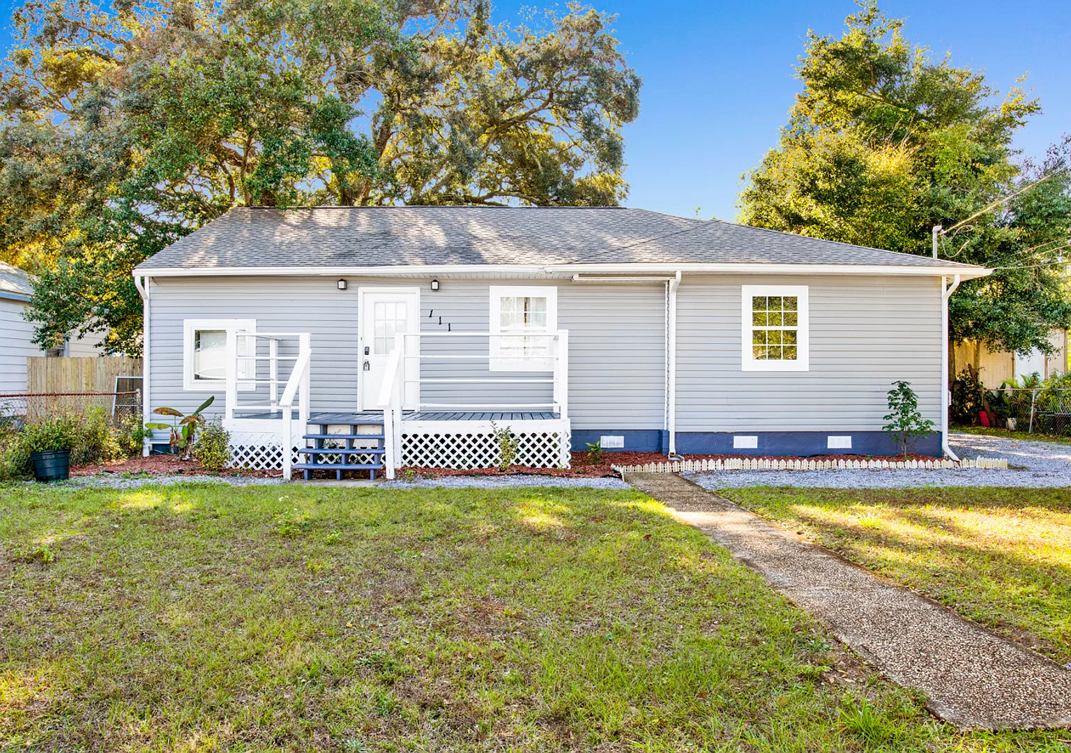 3 bed 1 bath Cottage in West Pensacola — Photo 1