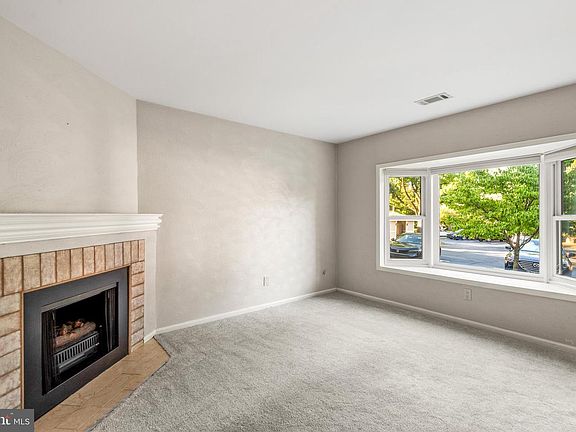 5th image of 48 Elan Ln