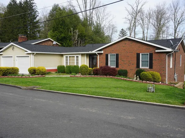 11 Diana Dr, Fairmont, WV 26554