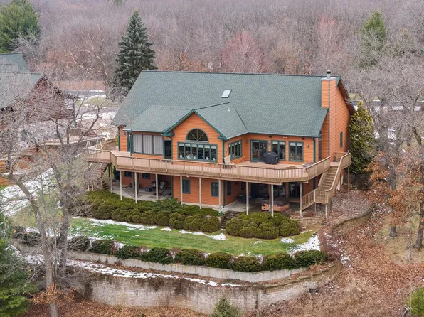 E9291 Pebblebeach Dr, Wisconsin Dells, WI 53965
