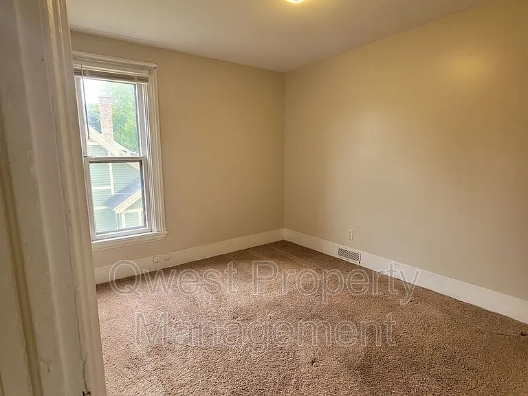 221 Hollister Ave SE #2 — Photo 4