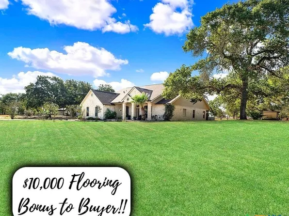383 Rosewood Dr, La Vernia, TX 78121