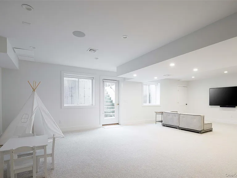1700 Cedar Dr — Photo 18