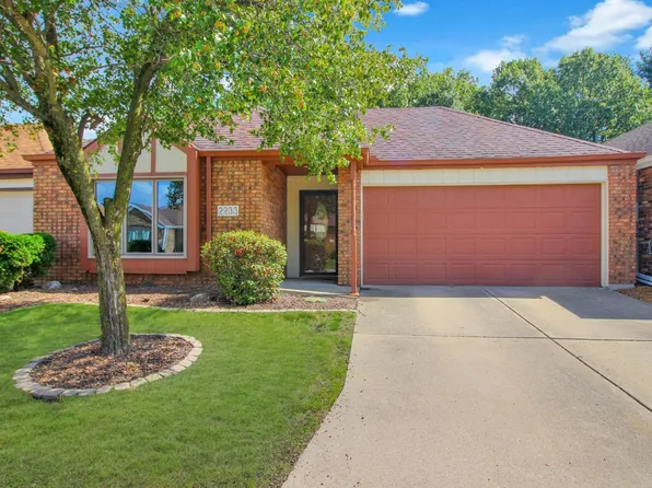 2233 Liberty Pl, Dyer, IN 46311
