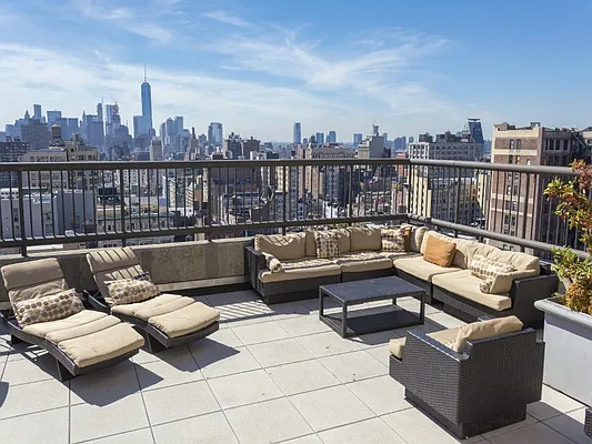 Sold by Sotheby's International Realty | media 27