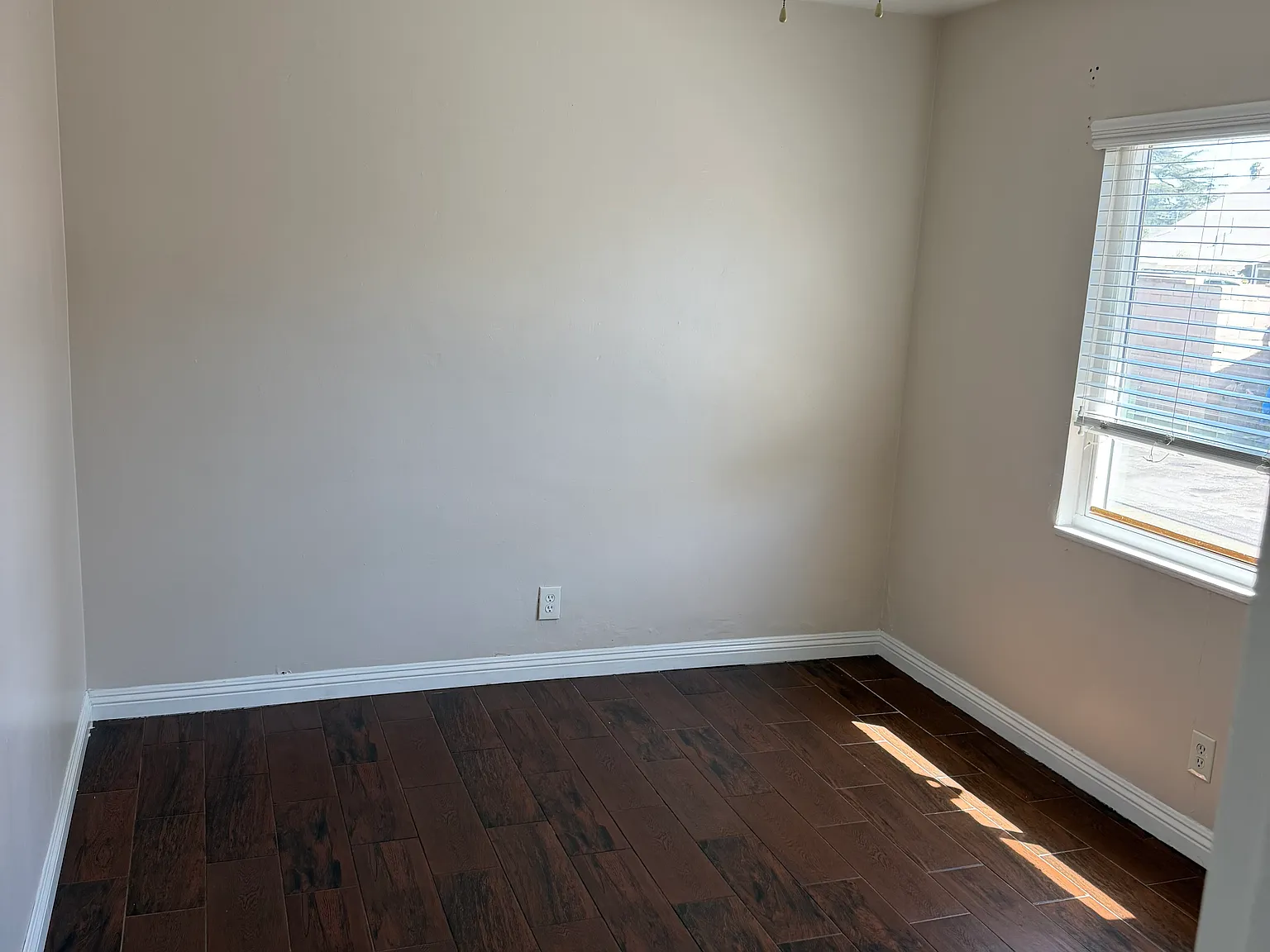 622 N Vine Ave — Photo 1