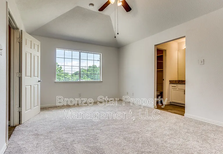 722 Seneca Dr — Photo 9