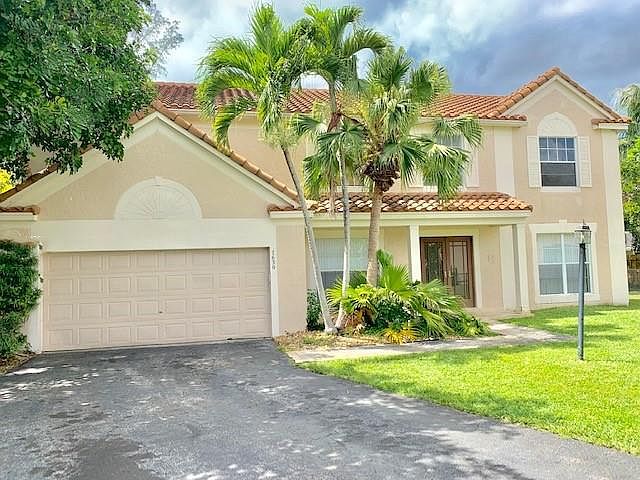 1st image of 7573 Live Oak Dr