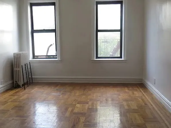 2010 Powell Avenue image 2 of 4