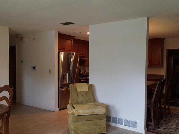 4th image of 1323 Idlewild Dr