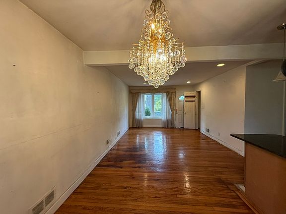 2nd image of 146 Heatherhill Rd