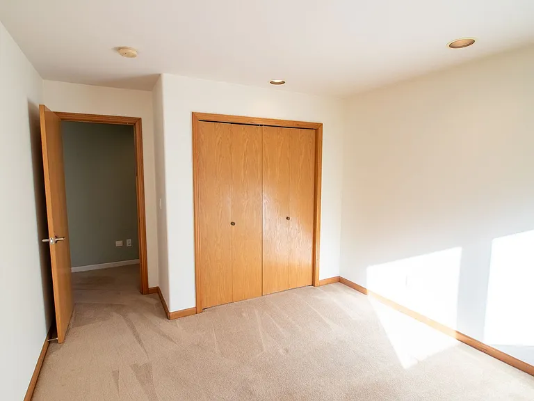 15831 SE 45th St — Photo 30