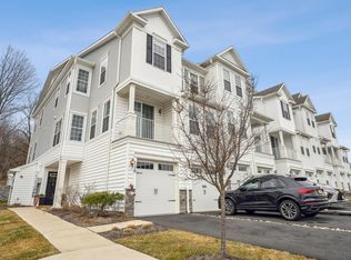 138 Aspen Dr, Cedar Grove, NJ 07009